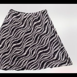 BEA CLASSICS - BLACK SKIRT SIZE PL (PETITE MEDIUM)